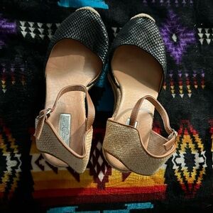 Halogen Women's Strappy Wedge Sandals Shoes Size 8M Black Brown Espadrille